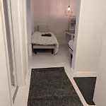 40-apartment In Center , Balcony And Free Parking Apartamento