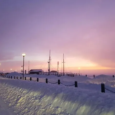 Appartement 40-apartment In Center , Balcony And Free Parking *