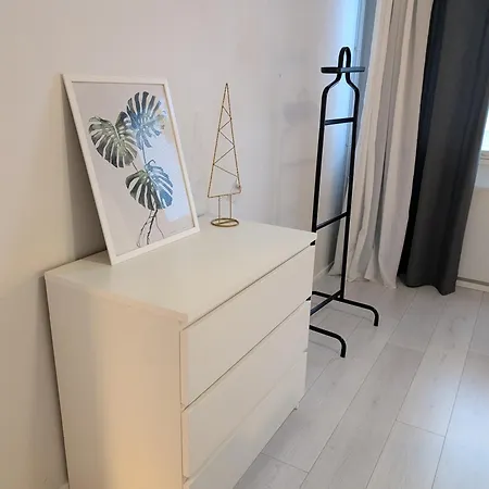 Appartement 40-apartment In Center , Balcony And Free Parking