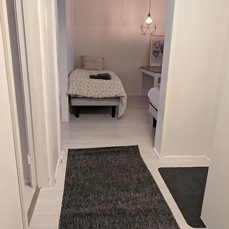 40-apartment In Center , Balcony And Free Parking Lägenhet