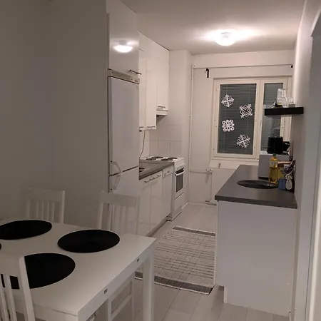 Lägenhet 40-apartment In Center , Balcony And Free Parking