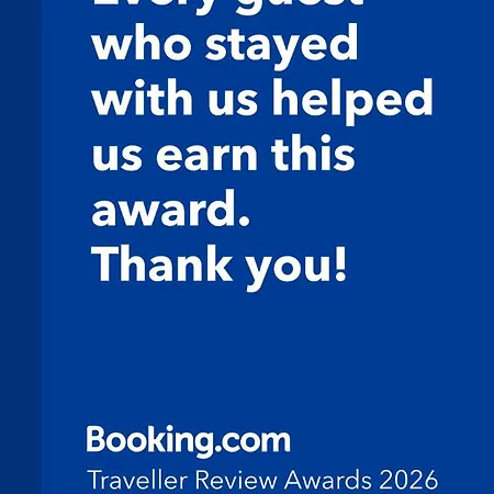 40-apartment In Center , Balcony And Free Parking Appartamento