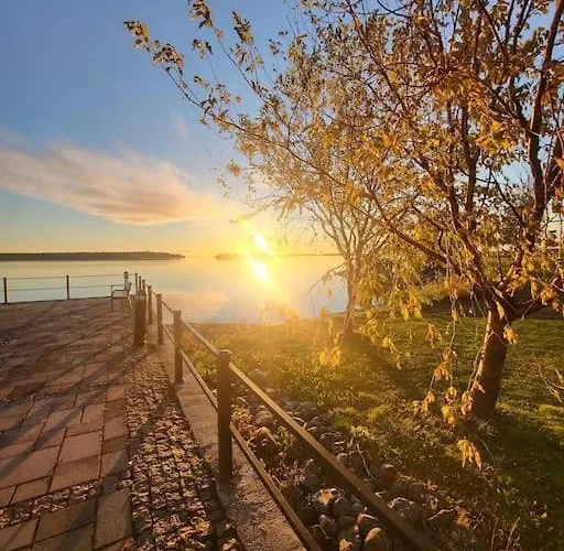 40-apartment In Center , Balcony And Free Parking *