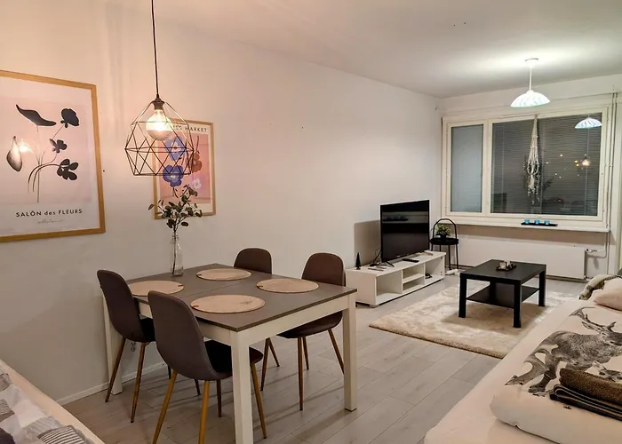 40-apartment In Center , Balcony And Free Parking Kemi